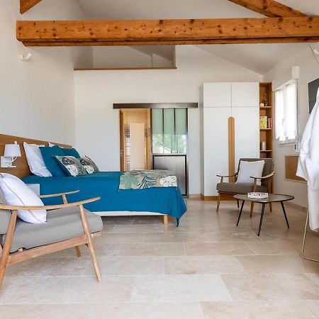 Bed and Breakfast Mas Des Tourterelles Jonquieres  Екстер'єр фото