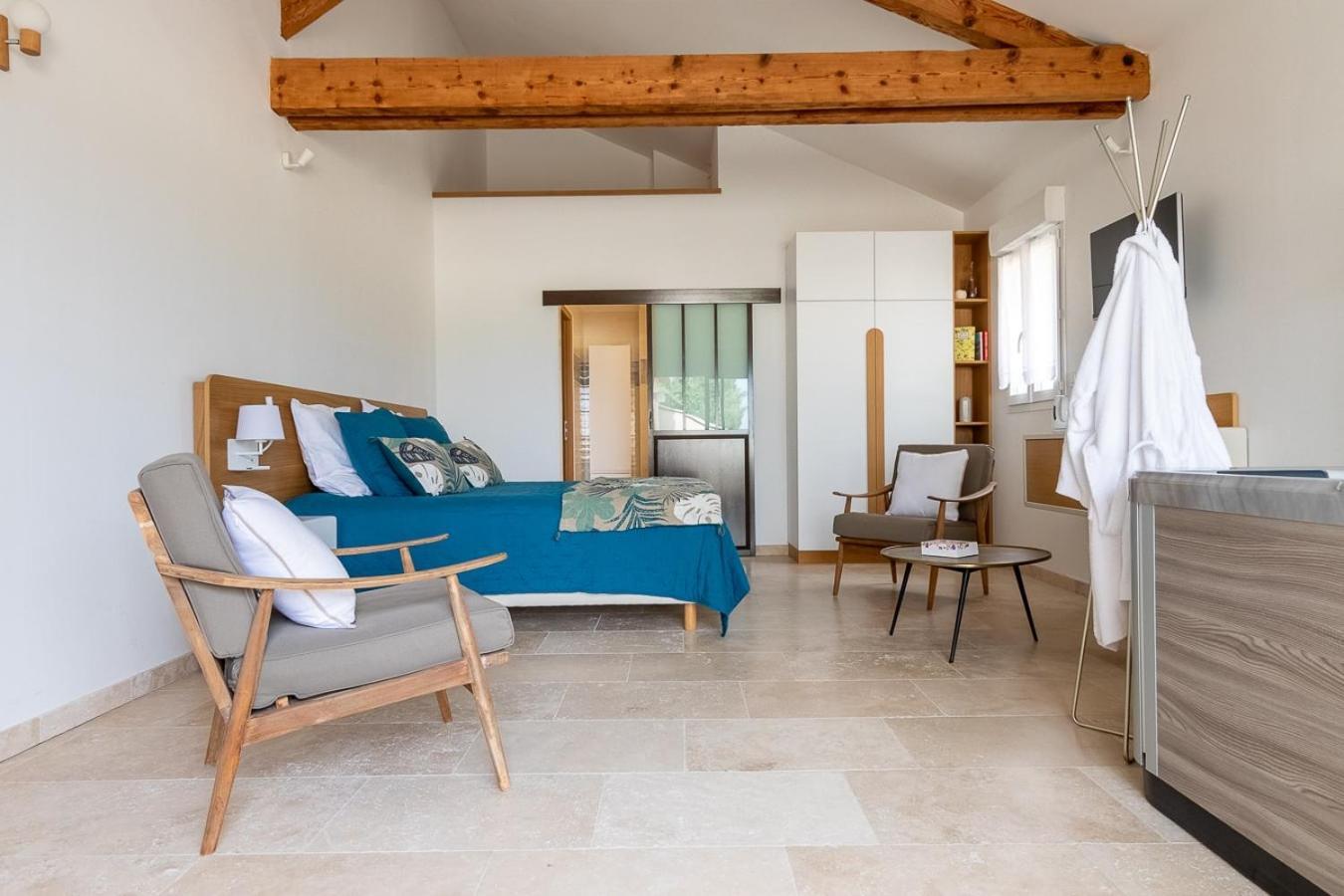 Bed and Breakfast Mas Des Tourterelles Jonquieres  Екстер'єр фото